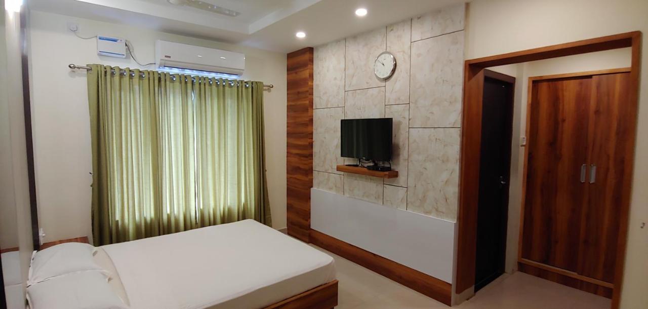 Sree Gokulam Sabari Hotel Chavakkad Exterior photo