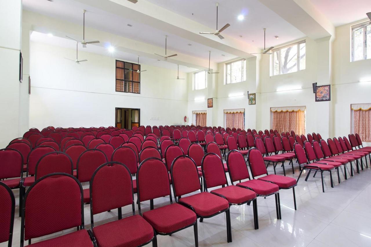 Sree Gokulam Sabari Hotel Chavakkad Exterior photo