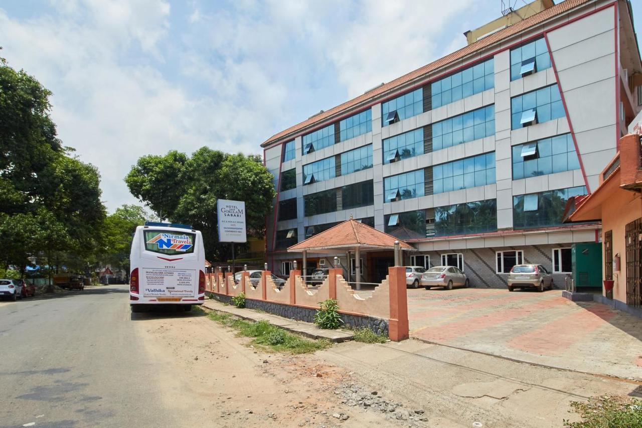Sree Gokulam Sabari Hotel Chavakkad Exterior photo
